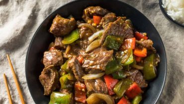 Einfaches und leckeres Pfeffersteak aus dem Slow Cooker Einfaches und leckeres Pfeffersteak aus dem Slow Cooker