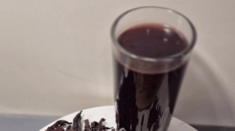 Anti-inflammatory Antioxidants Health Benefits Herbal Tea Hormonal Balance Natural Remedies Women's Health 