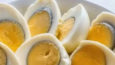 Der Kochfehler, der die Eigelbe grün färbt (und wie man ihn stoppt) Der Kochfehler, der die Eigelbe grün färbt (und wie man ihn stoppt)