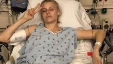 Mit 24 Jahren verlor sie beide Beine nach der Verwendung von Tampons: « Ich wäre fast gestorben, weil… » Mit 24 Jahren verlor sie beide Beine nach der Verwendung von Tampons: « Ich wäre fast gestorben, weil… »