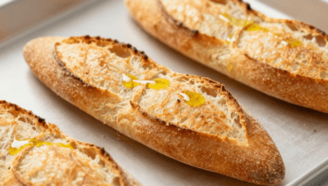 Crostini mit geräucherter Forelle: Wie man dieses raffinierte Rezept in 15 Minuten schafft