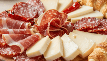 Antipasto Squares: Das einfache Rezept, das Croissantteig in einen festlichen Drei-Käse-Aperitif verwandelt