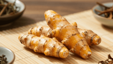 Schilddrüse: Dieses 3-tägige Kurkuma-Fußbad nach vietnamesischer Tradition unterstützt das hormonelle Gleichgewicht