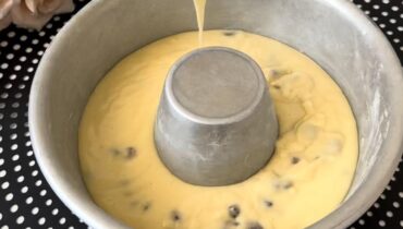 Feuchter Vanillejoghurtkuchen: Wie Kokosmehl die perfekte zarte Textur in 15 Minuten schafft Feuchter Vanillejoghurtkuchen: Wie Kokosmehl die perfekte zarte Textur in 15 Minuten schafft