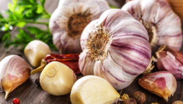 Der geheime Grund, warum Gesundheitsexperten vor dem Schlaf Knoblauch essen