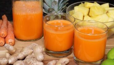 Das Geheimnisingredient, das Ernährungsberater ihrem Morgensaft hinzufügen (Es ist nicht das, was Sie denken) Das Geheimnisingredient, das Ernährungsberater ihrem Morgensaft hinzufügen (Es ist nicht das, was Sie denken)