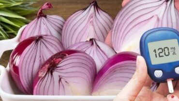 Roter Zwiebel Rezept: Wie eine 7-Minuten-Kochen-Methode Verbindungen bewahrt, die zur Blutzuckerregulation beitragen Roter Zwiebel Rezept: Wie eine 7-Minuten-Kochen-Methode Verbindungen bewahrt, die zur Blutzuckerregulation beitragen