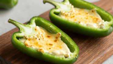 Gefüllte Jalapeños: Wie Wurst und Käse diese Chili in einen unwiderstehlich cremigen Aperitif verwandeln