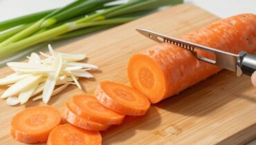 Vegetarisches Pad Thai: Wie man Karotten in Tagliatelle für ein Express-Thai-Gericht verwandelt