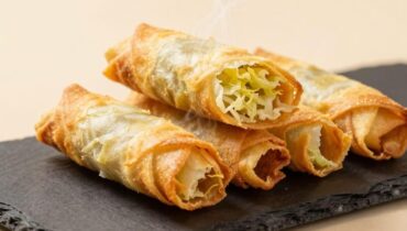 Hausgemachte chinesische Eierrollen: Wie man die Knusprigkeit von Restaurants mit einem zugänglichen und wirtschaftlichen Rezept erreicht