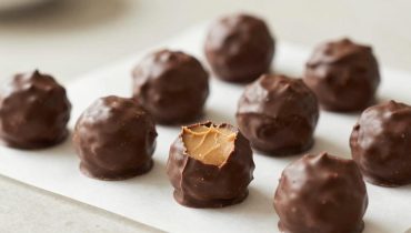 No-Bake Peanut Butter Balls: Das Rezept mit 3 Grundzutaten, das komplizierte Desserts ersetzt