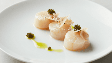 Jakobsmuschel-Carpaccio: Das 10-Minuten-Rezept, das Bottarga und Fingerzitrone veredelt