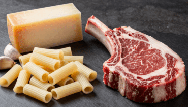Steak mit Knoblauchbutter und Rigatoni mit Parmesancreme: das komplette Rezept, das Ihr Abendessen verändert Steak mit Knoblauchbutter und Rigatoni mit Parmesancreme: das komplette Rezept, das Ihr Abendessen verändert