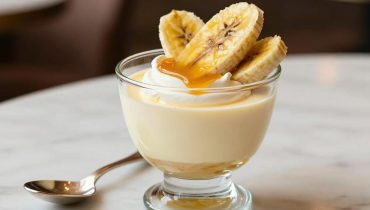 Bananenmousse in 5 Minuten: das italienische Rezept ohne Eier oder Gelatine, das mit Café-Desserts konkurriert Bananenmousse in 5 Minuten: das italienische Rezept ohne Eier oder Gelatine, das mit Café-Desserts konkurriert
