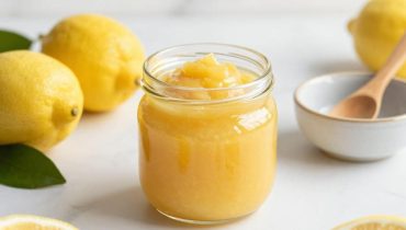 Hausgemachter Lemon Curd: Warum die Version mit frischen Zitronen die gekaufte immer übertrifft Hausgemachter Lemon Curd: Warum die Version mit frischen Zitronen die gekaufte immer übertrifft