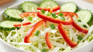 Gurken-Kohl-Salat: Das frische und cremige Rezept, fertig in 10 Minuten