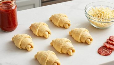 Hausgemachte Pizza Pockets: Das Express-Rezept mit Croissant-Teig, das Ihre Pizza-Abende ersetzt