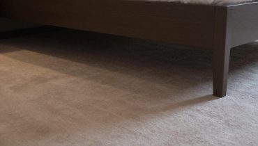 Hotelsicherheit: Warum erfahrene Reisende eine Wasserflasche unter das Bett legen, um Eindringlinge aufzuspüren Hotelsicherheit: Warum erfahrene Reisende eine Wasserflasche unter das Bett legen, um Eindringlinge aufzuspüren