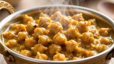 Chana Masala: Dieses pakistanische Kichererbsen-Curry, das dank Kurkuma und Ingwer gut tut
