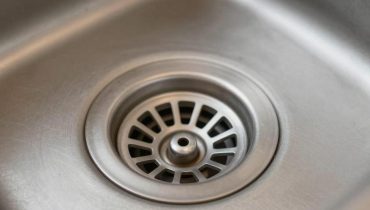 Verstopfte Leitungen: Die Hausmittel-Methode, die Gerüche und Rückstände ohne Chemikalien oder Klempner beseitigt