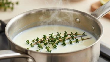 Ziegenkäse-Thymian-Soufflé: Die unfehlbare Technik, damit es niemals zusammenfällt