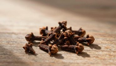 Gewürznelken: Wie dieses jahrtausendealte Gewürz die Durchblutung verbessert und den Blutzuckerspiegel reguliert Gewürznelken: Wie dieses jahrtausendealte Gewürz die Durchblutung verbessert und den Blutzuckerspiegel reguliert