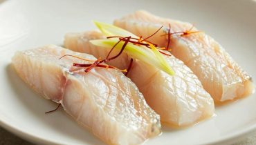 Perlmuttartiger Kabeljau mit Safran: Wie man in 25 Minuten die perfekte Textur erhält