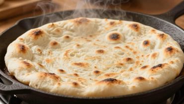 Hausgemachtes Brot in 10 Minuten aus der Pfanne: Das Rezept ohne Ofen, das Joghurt in eine ultra-weiche Krume verwandelt