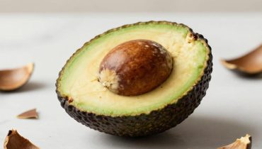 Geriebene Avocadokerne und Honig: Das traditionelle Heilmittel, das Verdauungsbeschwerden natürlich lindert Geriebene Avocadokerne und Honig: Das traditionelle Heilmittel, das Verdauungsbeschwerden natürlich lindert
