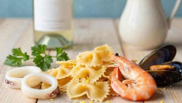 Farfalle mit Meeresfrüchten: Wie man dieses mediterrane Gericht in 50 Minuten mit der Ofengartechnik perfekt zubereitet Farfalle mit Meeresfrüchten: Wie man dieses mediterrane Gericht in 50 Minuten mit der Ofengartechnik perfekt zubereitet