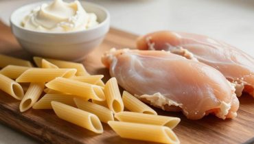 Hähnchen-Pasta mit Boursin: Wie man dieses cremige Rezept in nur 35 Minuten schafft Hähnchen-Pasta mit Boursin: Wie man dieses cremige Rezept in nur 35 Minuten schafft