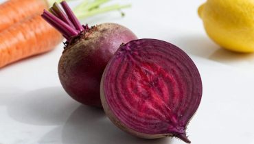 Rote Bete und Kollagen: Wie dieses Nachtgetränk die Hautelastizität in 2 bis 4 Wochen verbessert Rote Bete und Kollagen: Wie dieses Nachtgetränk die Hautelastizität in 2 bis 4 Wochen verbessert