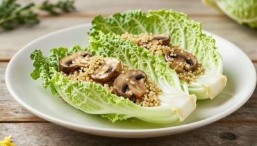 Vegetarisch gefüllter Kohl: Wie Quinoa und Ziegenkäse diesen Klassiker der französischen Küche neu erfinden Vegetarisch gefüllter Kohl: Wie Quinoa und Ziegenkäse diesen Klassiker der französischen Küche neu erfinden