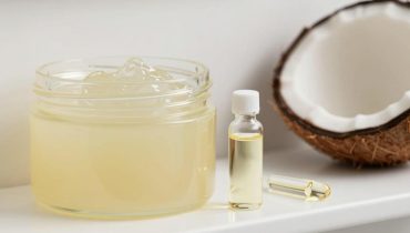 Vaseline und Natron: Das Spar-Rezept, das trockene Haut in 20 Minuten verwandelt Vaseline und Natron: Das Spar-Rezept, das trockene Haut in 20 Minuten verwandelt