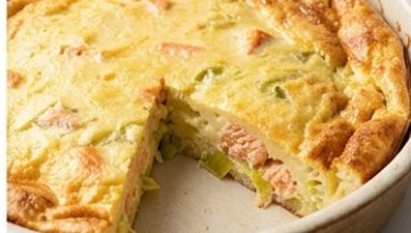 clafoutis-sale-saumon-poireaux-la-quiche-sans-pate cover