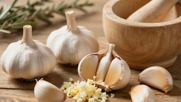Knoblauch unter den Füßen: Warum diese beliebte Praxis Ihre Haut reizen kann (und was die Wissenschaft sagt) Knoblauch unter den Füßen: Warum diese beliebte Praxis Ihre Haut reizen kann (und was die Wissenschaft sagt)