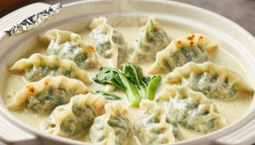 Cremige Curry-Dumplings: Wie man ein Tiefkühlprodukt in ein Wohlfühlgericht aus einer Pfanne verwandelt