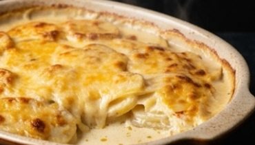 Zartschmelzendes Kartoffelgratin mit Gruyère und Cheddar