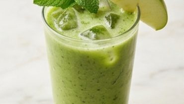 smoothie-concombre-pomme-menthe-la-boisson-verte-q cover