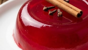 Hibiskusblütengelee mit Zimt und Nelken